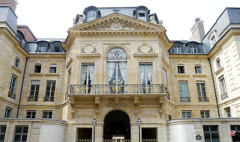 La ministre de la Culture, Rachida Dati, a démissionné… pour se consacrer aux municipales